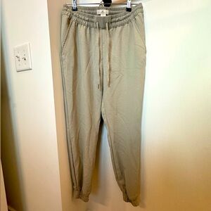 H&M women’s fashion joggers size 6